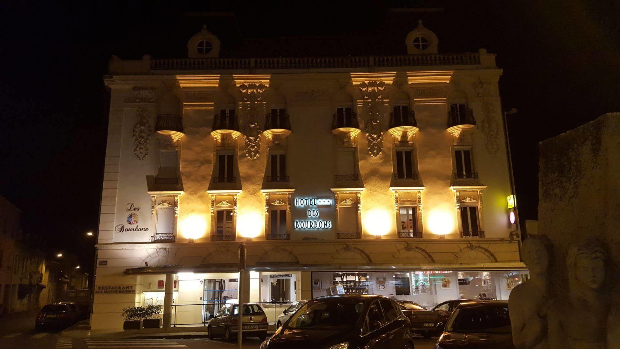 Logis Hotel Des Bourbons Montlucon Exterior photo